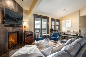 Smart TV, fireplace, DVD player