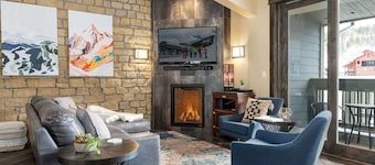 Base Village Loft 102 av WPLCo | Alltid bestilt! | Base of Winter Park | Soveplass til 12