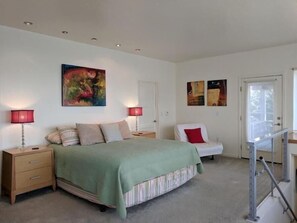 2 soverom, skrivebord, strykejern/-brett og wi-fi (inkludert)