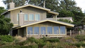 Exterior - Seaweed – 2BR Home with fantastic views. (Florence)