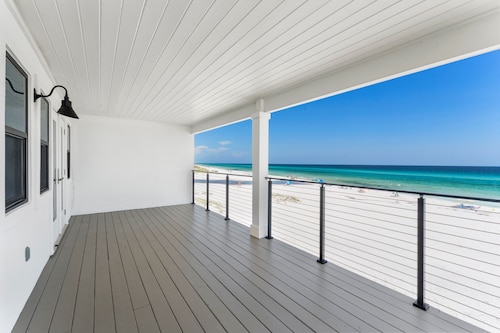 Luxury Grayton Beach House ON THE SAND in 30a! Private Beach, Porch, Balcony.
