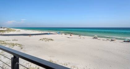 Persianlahden etutalo, jossa on oma ranta, hiekalle rakennettu "ilman jälkiä"!