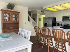 Dining - Heart of Carlsbad Close to Village and to Beach (Carlsbad)