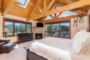 5 bedrooms, iron/ironing board, free WiFi, bed sheets