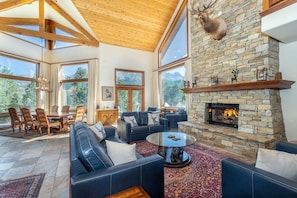Interior - LODGE ON THE POINT- VIEWS, Hot Tub, Space for Everyone (Mountain Village)