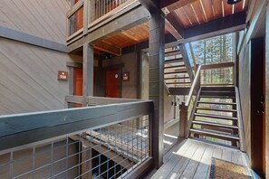 Exterior detail - Resort studio with balcony, pool & hot tub access & free ski shuttle (NorthStar-Truckee)