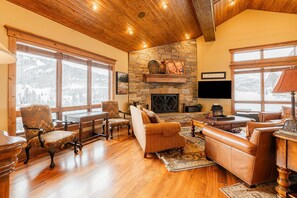 Interior - Modern Mountain Design, High-End Kitchen, Theater Room & Hot Tub! (Park City)