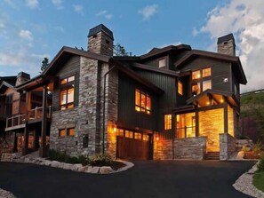 Exterior - Modern Mountain Design, High-End Kitchen, Theater Room & Hot Tub! (Park City)