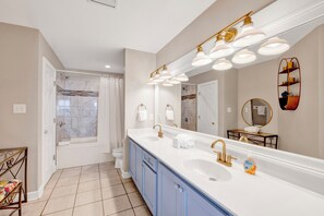 Towels - Gulf Front Duplex | Pet Friendly | Shared Pool | Sleeps 15 (Gulf Shores)