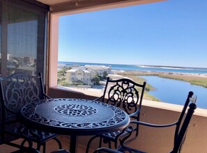 Outdoor dining - 5TH FLOOR WITH OPEN BALCONY! (Destin)