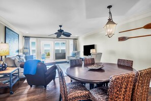 Dining - Spectacular Villa, Beachfront, only 20 yards from Beach Access - 34 Beach Club (Isle of Palms)