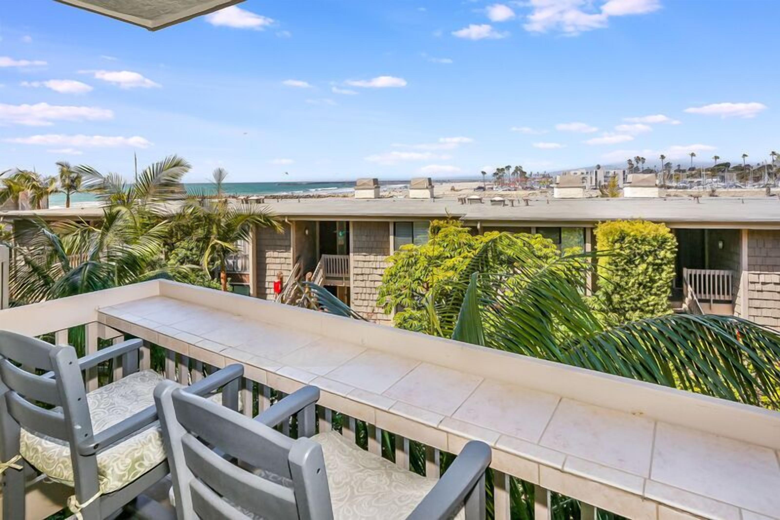 Ocean View-Close to Beachfront Cottages. E105 North Coast Village