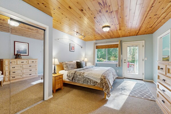 4 habitaciones, tabla de planchar con plancha, wifi y ropa de cama 