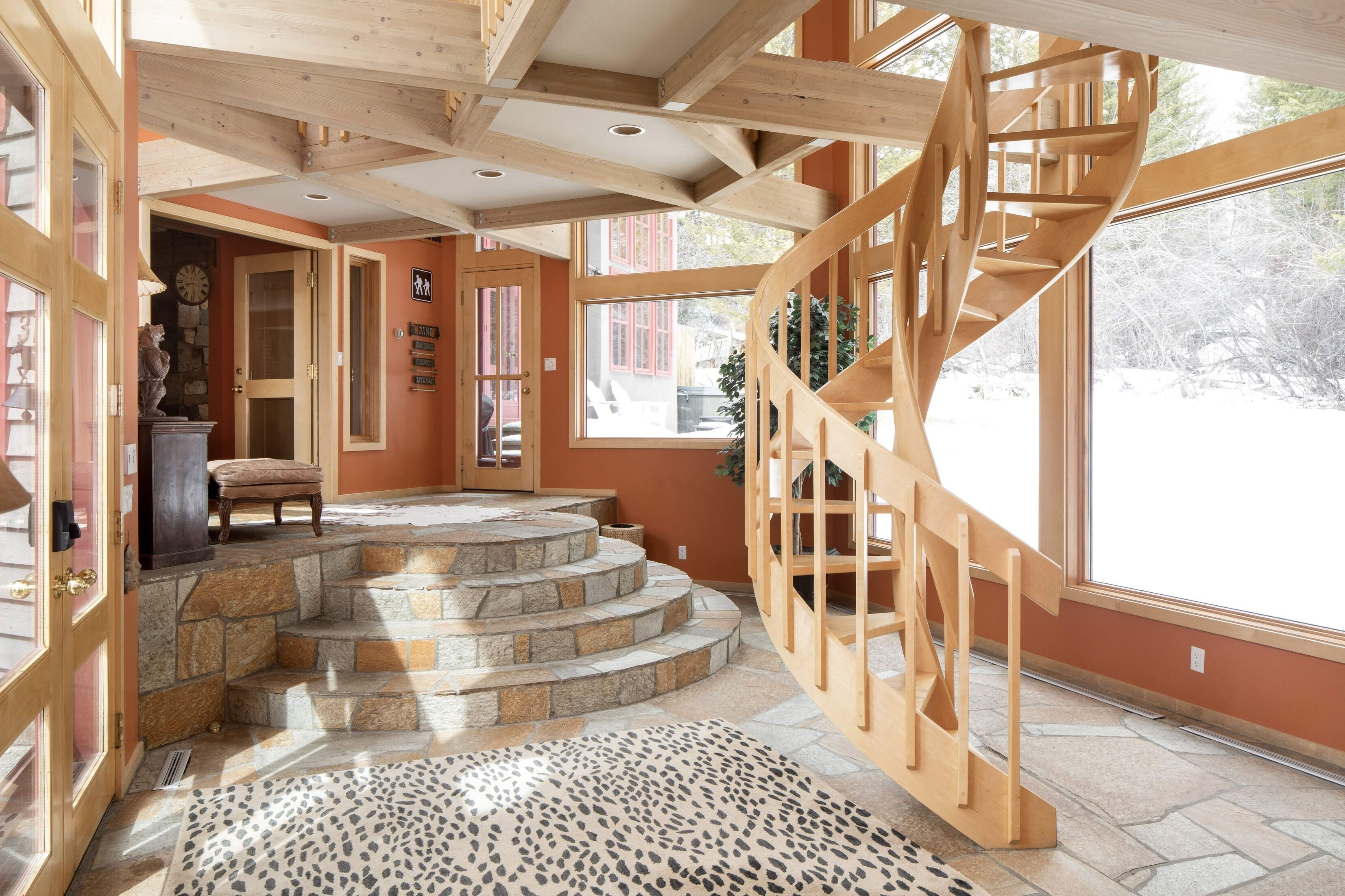 Abundant Luxurious Living Space and Private Ski Access!