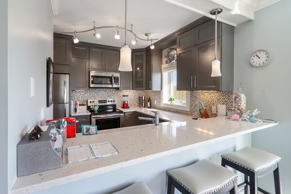 Fridge, microwave, oven, stovetop