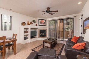 Televisio, takka, DVD-soitin