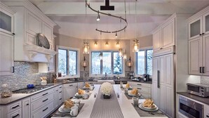 House, 5 Bedrooms | In-room dining - Time Flys Lodge (Steamboat Springs)