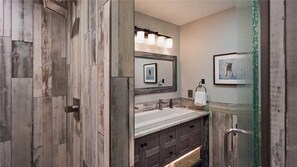 House, 5 Bedrooms | Bathroom | Separate bathtub and shower - Time Flys Lodge (Steamboat Springs)