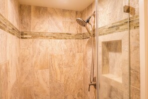 Douche, serviettes fournies