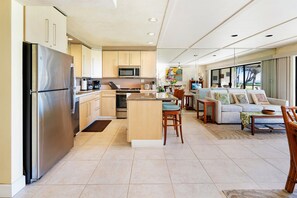 Fridge, microwave, oven, stovetop - Ma'alaea Surf, Unit G5-1 Bd Beachfront Condo, AC, Wi-Fi, TV, Kitchen, Pool (Kihei)