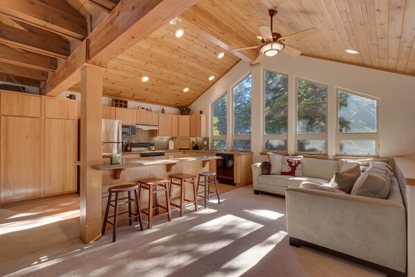 TV, fireplace, stereo