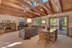 TV, fireplace, stereo