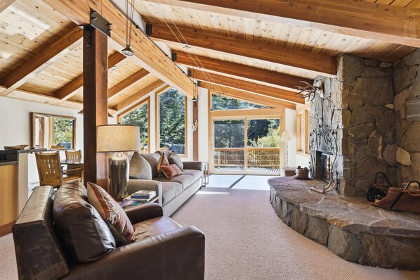 TV, fireplace, stereo