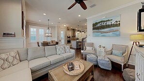 Una televisión, una chimenea