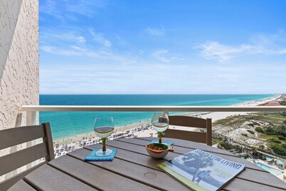 Rate Reduced! Beachfront 1BR w/ Gulf Views, GOLF CART! Steps to Beach & Pool.