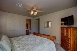 2 bedrooms, WiFi (free), bed sheets - Las Palmas Resort #1801 | All-Inclusive Amenities (st. george)