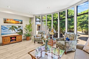 Smart-TV, DVD-Player, Stereoanlage