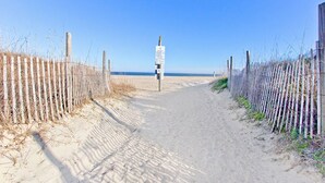 Beach nearby - Dune Villa | Mid Island, 3 Living and Kitchen Spaces in One Villa (Tybee Island)