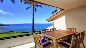 Outdoor dining - Amazing Remodeled Oceanfront Escape – Makena Surf F-202 with Spectacular Views! (Makena, Maui)