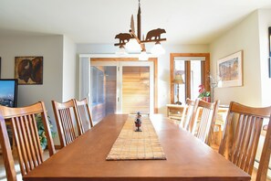 Dining - Tyra Streamside Buffalo Run Condo: Ski-In/Ski-Out (Breckenridge)