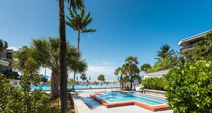 Komfortable Wohnung mit Gemeinschaftspool, eigenem Balkon und Zugang zum Strand