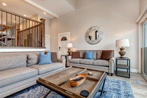 TV, fireplace, stereo