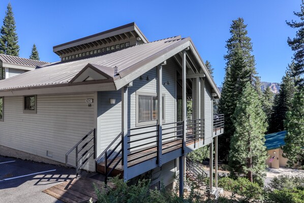 Exterior - 3BR Huntington Lake condo with mountain views, WiFi, 2 decks, private W/D (Lakeshore)