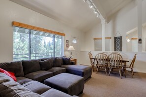 TV, DVD player, stereo - 3BR Huntington Lake condo with mountain views, WiFi, 2 decks, private W/D (Lakeshore)