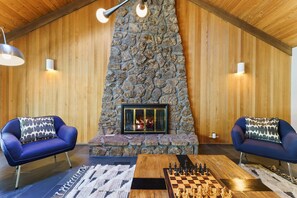 Interior - 2 Pioneer - Designer Touches, Quiet South End, Gorgeous Kitchen,  Hot Tub (Sunriver)