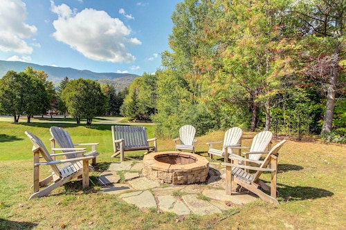 Resort condo with 3 pools, sports courts, & convenient ski access