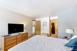 2 slaapkamers, een strijkplank/strijkijzer, wifi, beddengoed