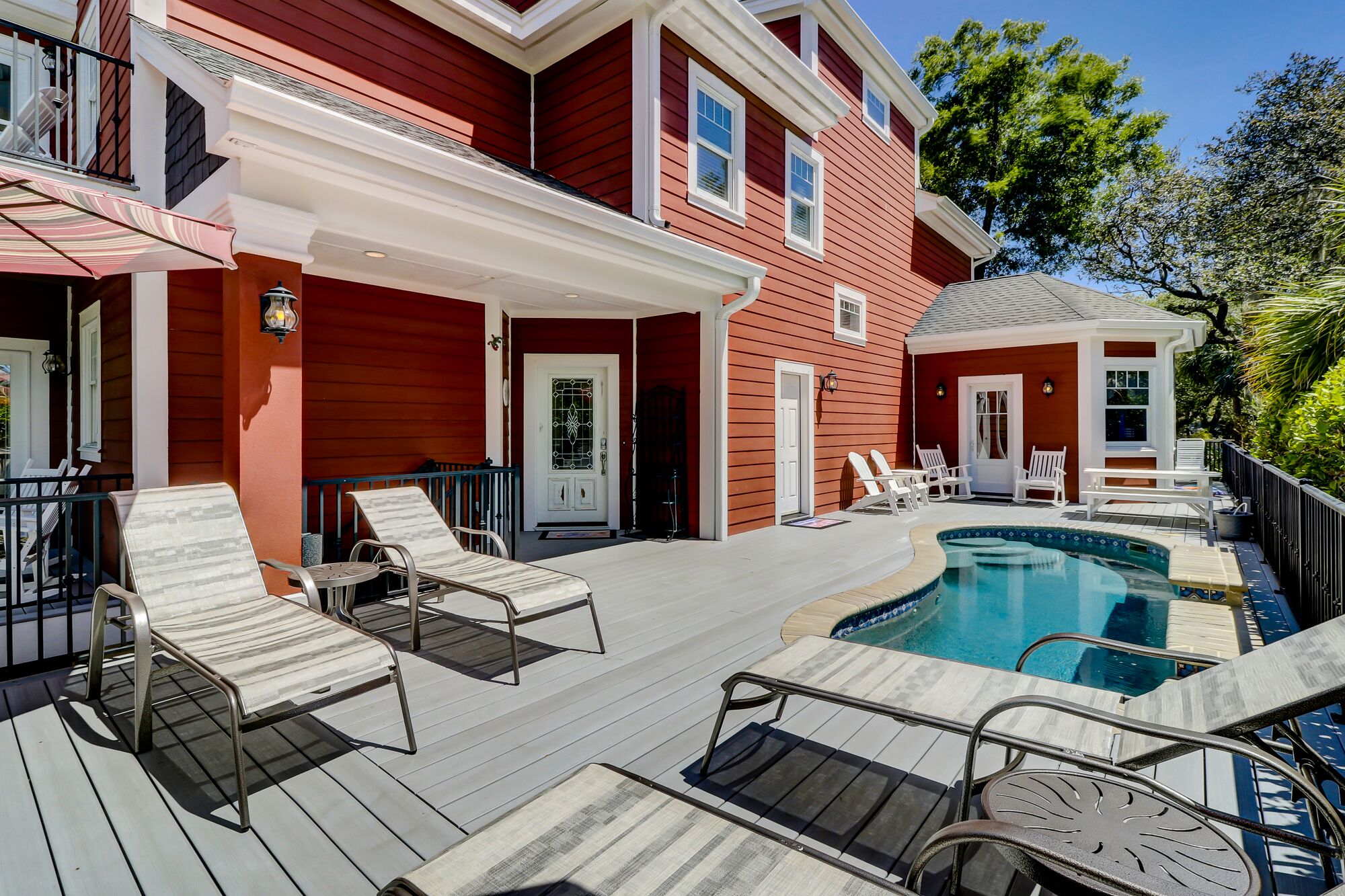 1 Curlew- Private Pool & 5th Row Ocean - Less than 75 yards to the beach.