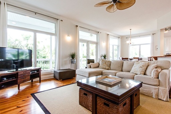 Smart TV, table tennis, books, stereo