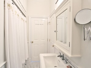 Hair dryer, towels