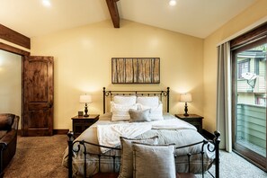 5 slaapkamers, een strijkplank/strijkijzer, wifi, beddengoed