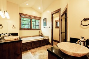 Combined shower/bathtub, jetted bath, hair dryer, towels - Walk to Park City Mountain! Cozy Winter Retreat for Large Groups, Private Hot Tub, Near Main St. (Park City)