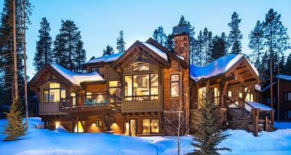 Disfrute de esta nueva casa de lujo diseñada profesionalmente con increíbles vistas / comodidades