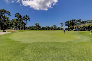 Golf - 898 Ketch Court-Steps to Harbourtown, pool & dining, Shopping & Activities (Hilton Head Island)