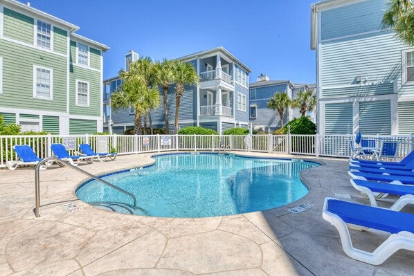 Pool - Starboard - Six Bedroom, Five-and-a-Half-Bath Beach House with Community Pool (Garden City Beach)