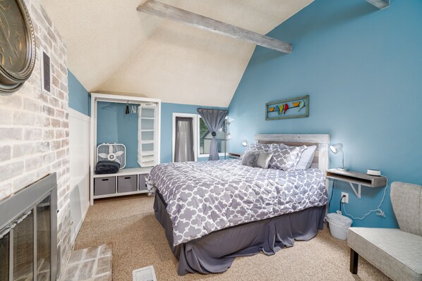 3 bedrooms, iron/ironing board, travel cot, free WiFi